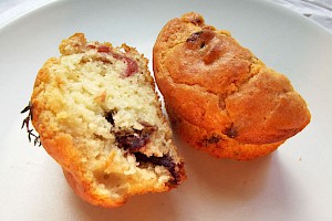 Datteln im Speckmantel Muffin aufgeschnitten