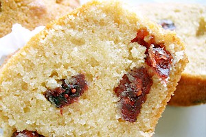 Mandel-Cranberry-Muffin aufgeschnitten